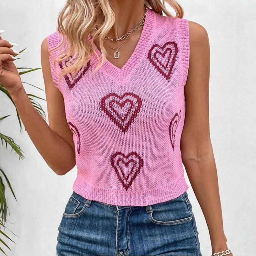 Pink Heart Patterned Sleeveless Top